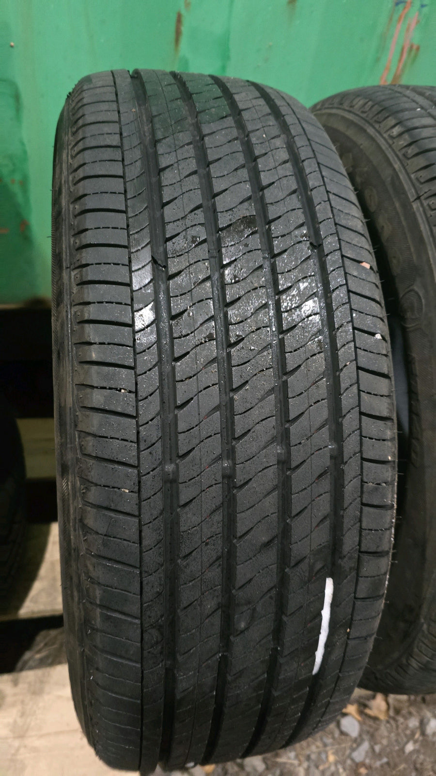 4 x P205/55R17 91V Firestone FT140