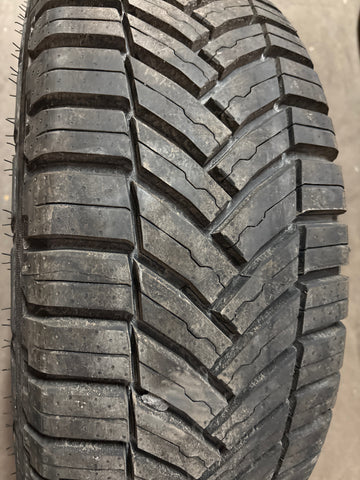 4 x LT235/65R16 121/119R Michelin Agilis Cross Climate
