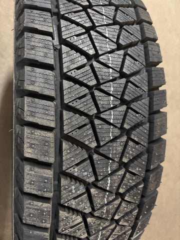 4 x P225/75R16 104R Bridgestone Blizzak DM-V2