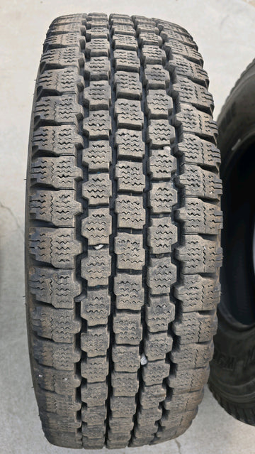 4 x LT225/75R16 115/112Q Bridgestone Blizzak W965