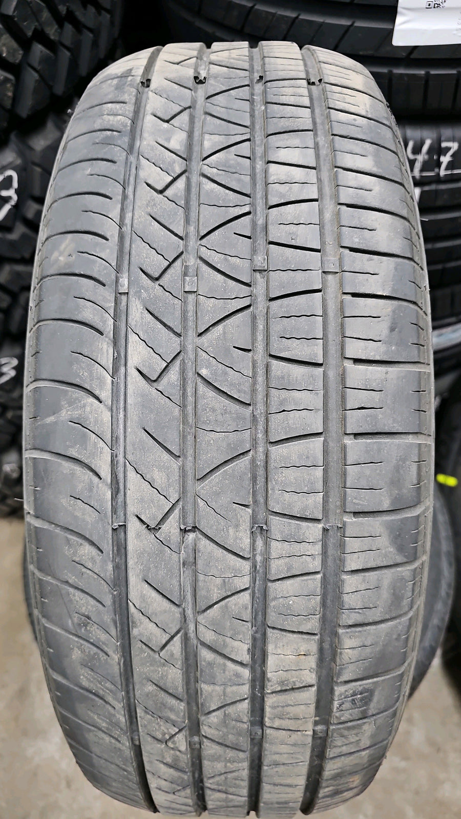 1 x P225/65R17 102H Motomaster SE3