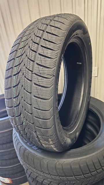4 x P225/55R18 98V Minerva Frostrack UHP