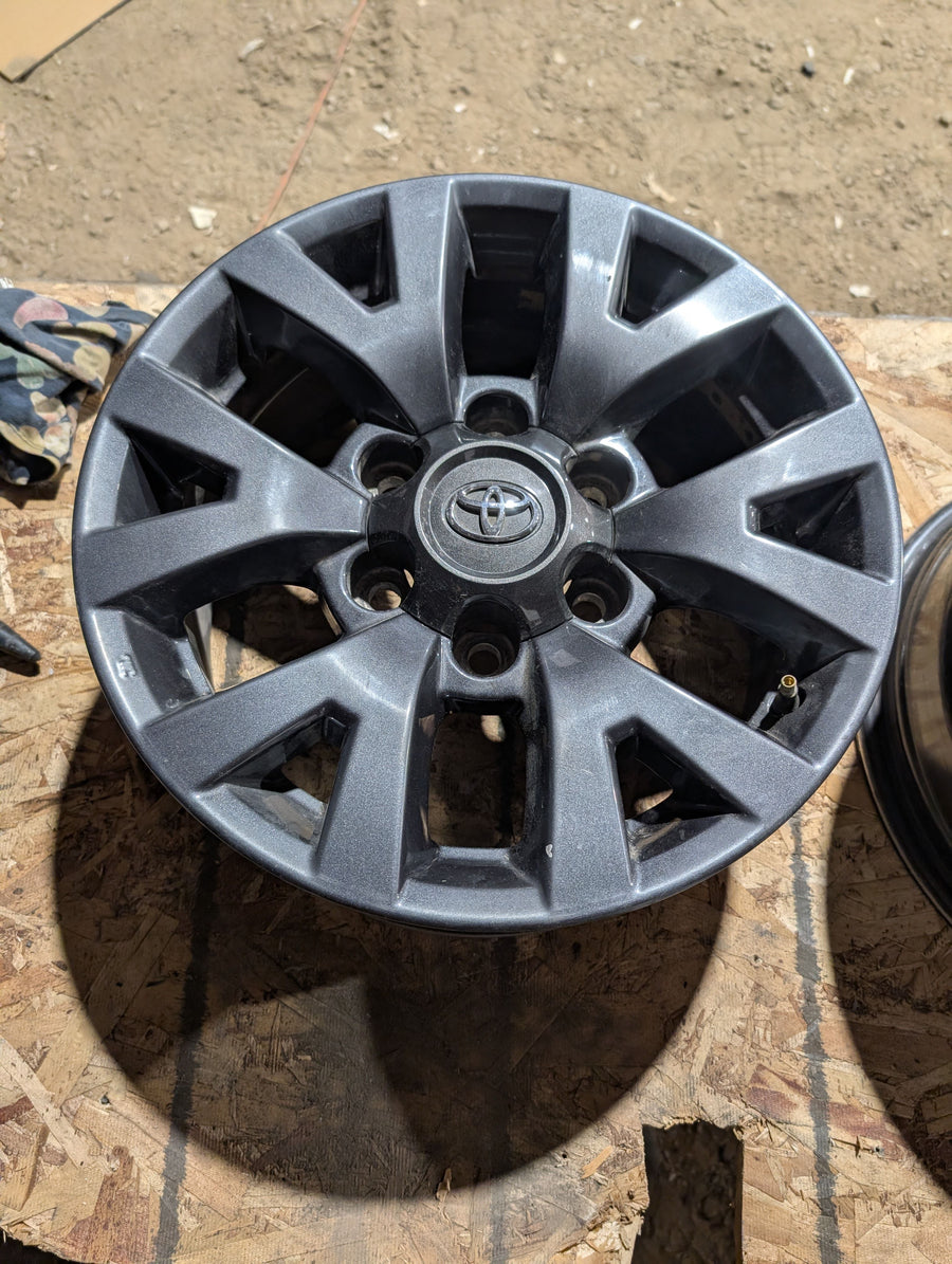 4 x 7/0R16  Toyota