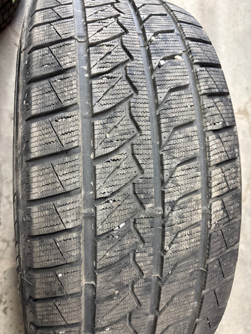 4 x P235/50R19 103V Farroad FRD79