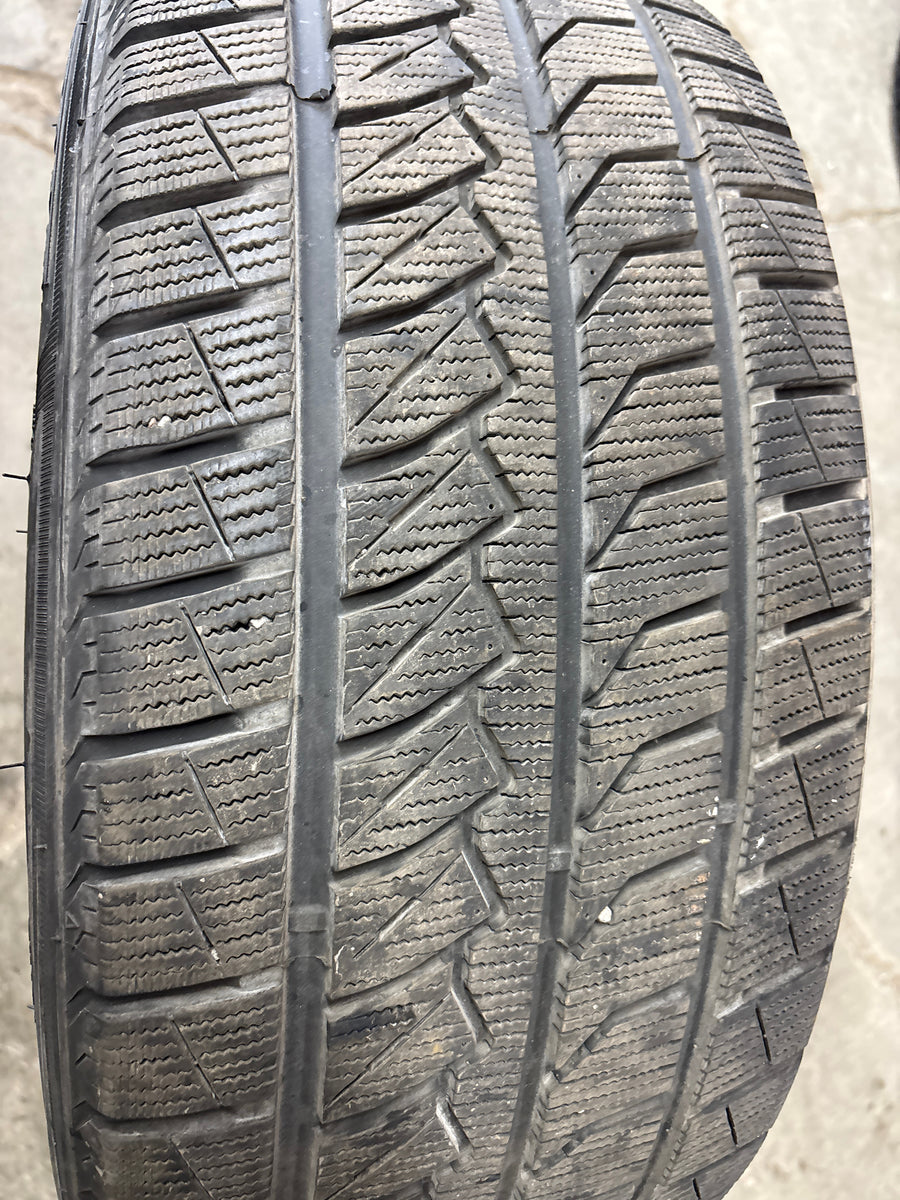 4 x P235/50R19 103V Farroad FRD79
