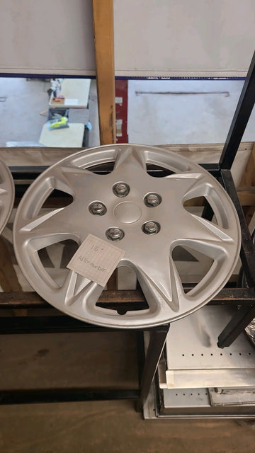 4 x 16/0R16  Enjoliveur Unknown