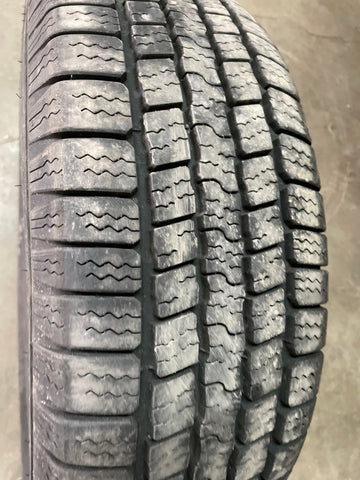 1 x P215/70R16 100S Goodyear Wrangler SR-A