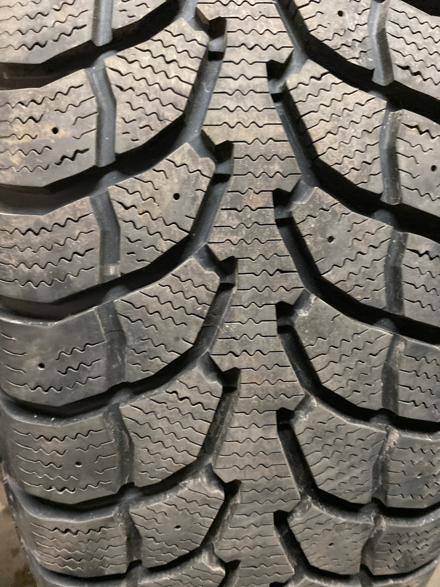 4 x P235/65R17 104S Rovelo RWS-677