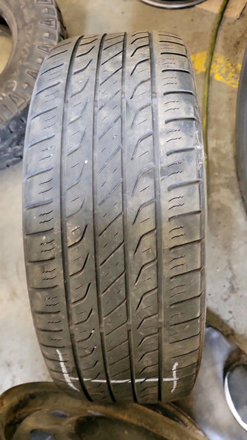 4 x P215/60R16 94T Toyo Extensa A/S