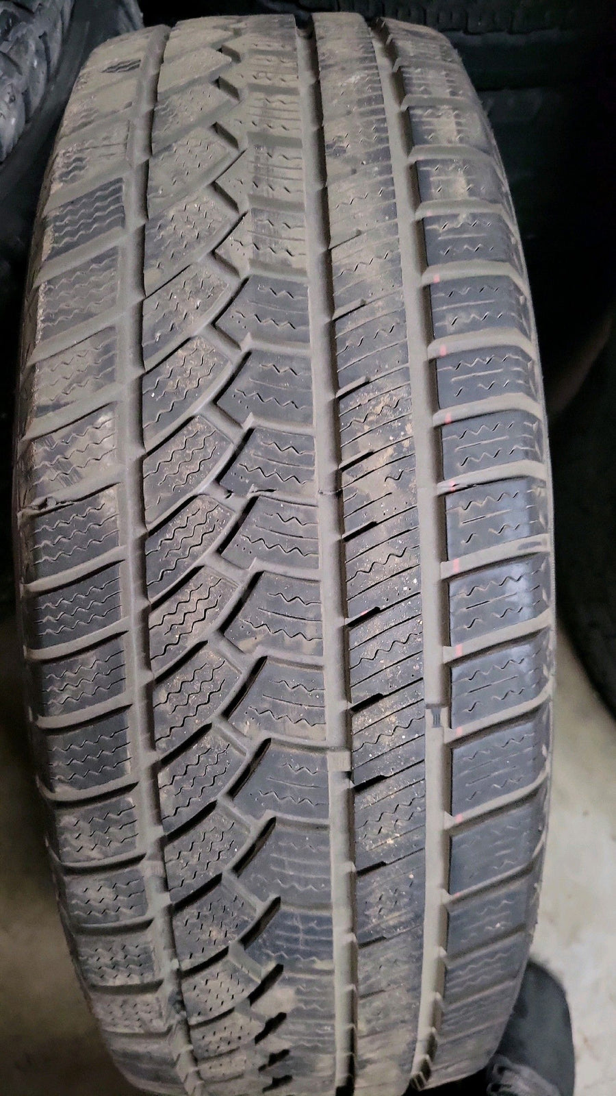 4 x P225/60R17 99H Ovation W586