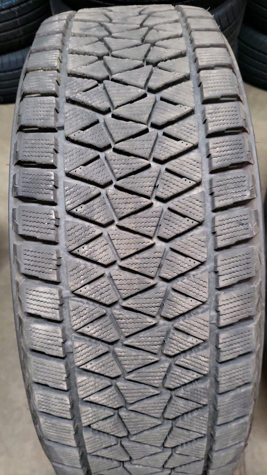 4 x P275/60R20 115R Bridgestone Blizzak DM-V2