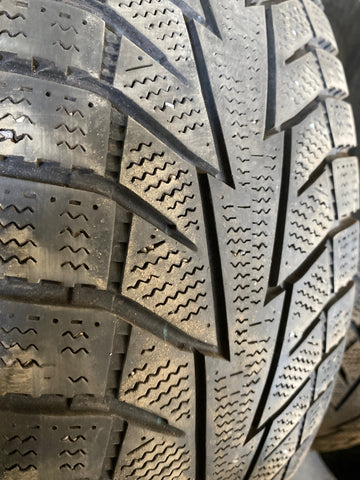 4 x P205/65R16 95T Hankook Winter Icept IZ