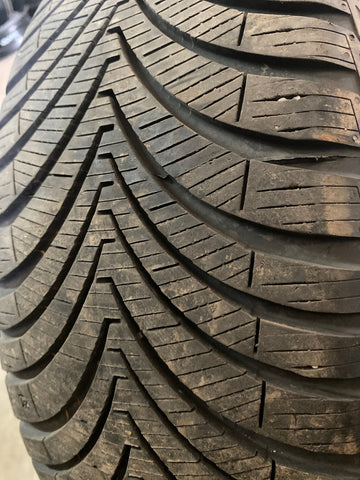 2 x P205/55R17 95V Kumho Solus 4S HA32