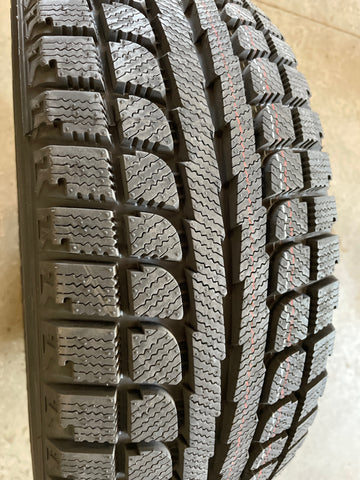 4 x P215/45R17 87H Maxtrek Trek M7