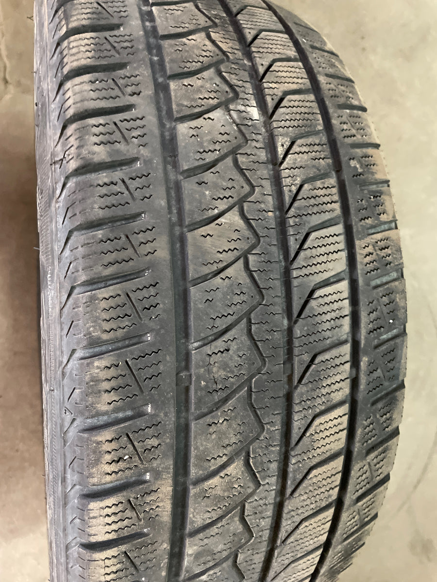 4 x P215/60R16 95H Farroad FRD79