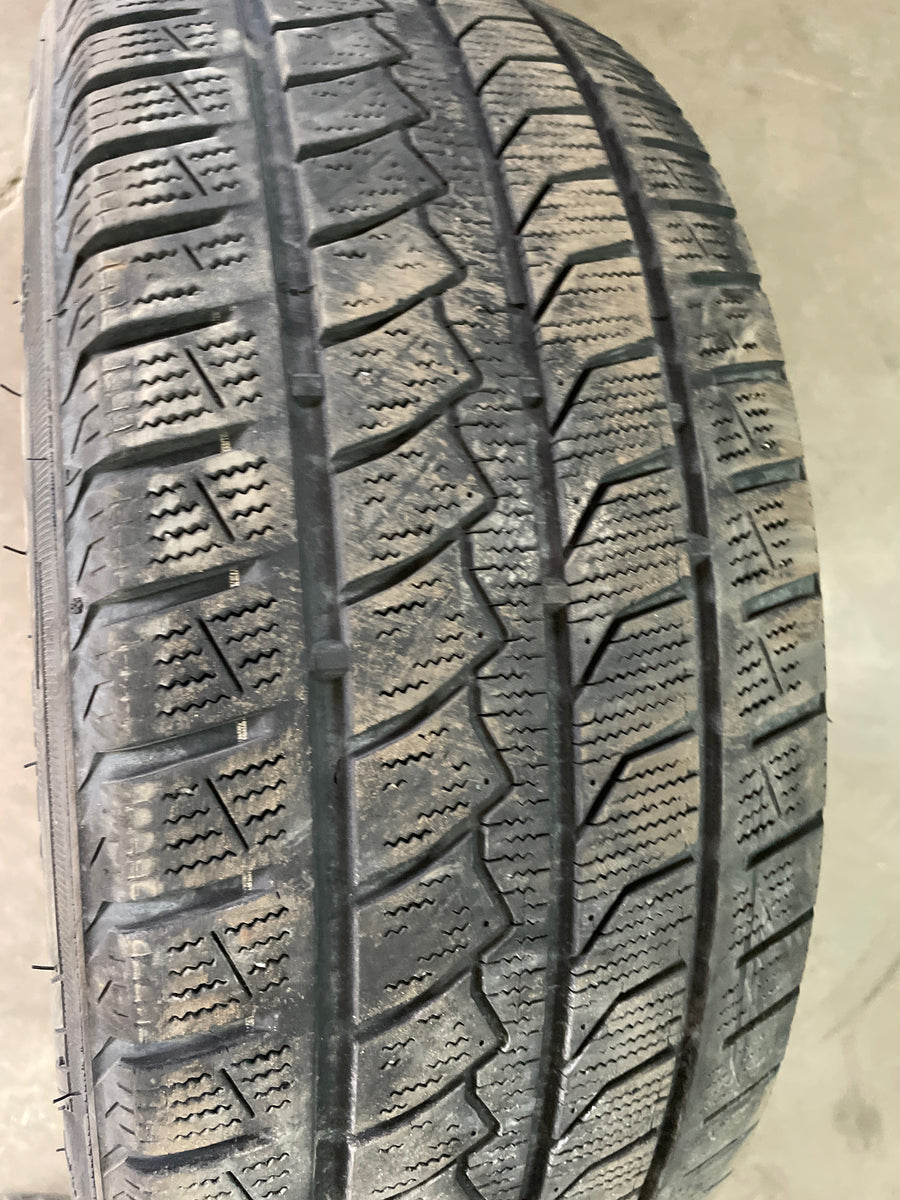 4 x P215/60R16 95H Farroad FRD79