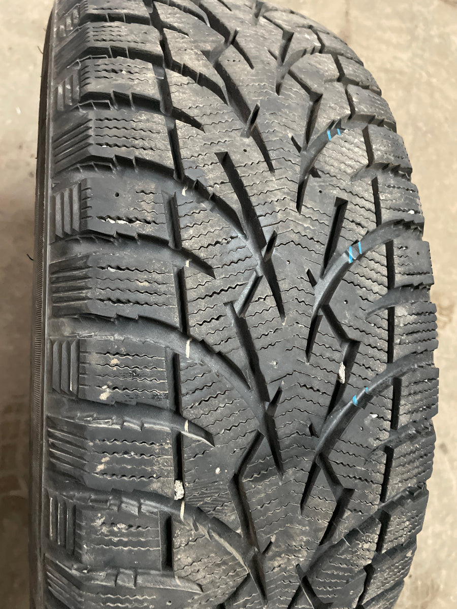 4 x P235/60R17 106T Toyo Observe G3 ice