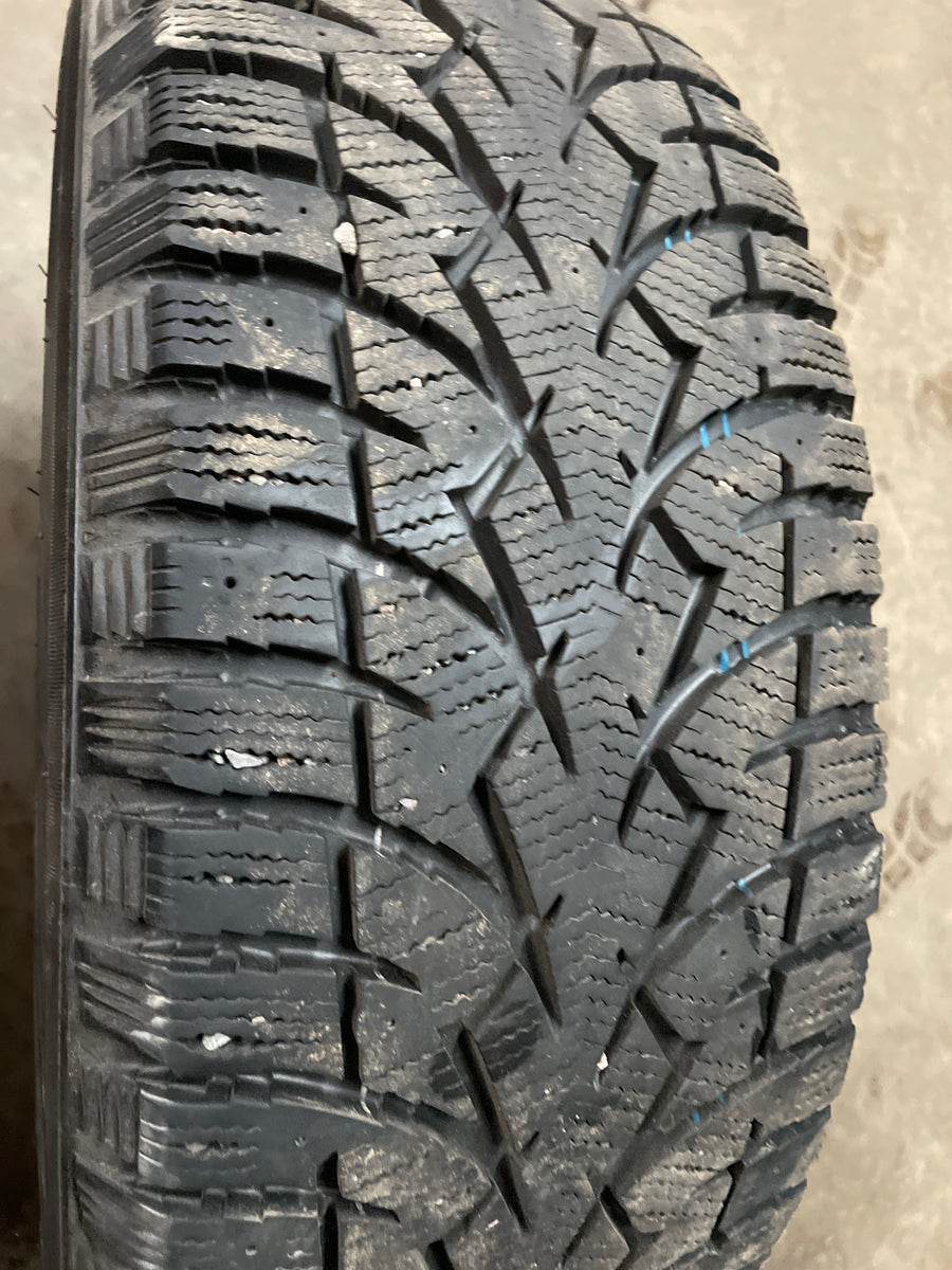 4 x P235/60R17 106T Toyo Observe G3 ice