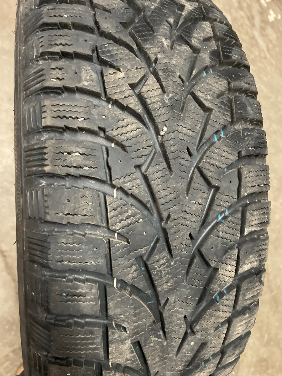 4 x P235/60R17 106T Toyo Observe G3 ice
