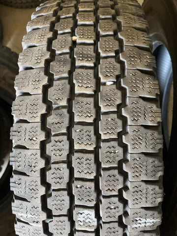 4 x LT225/75R16 112/115Q Bridgestone Blizzak W965