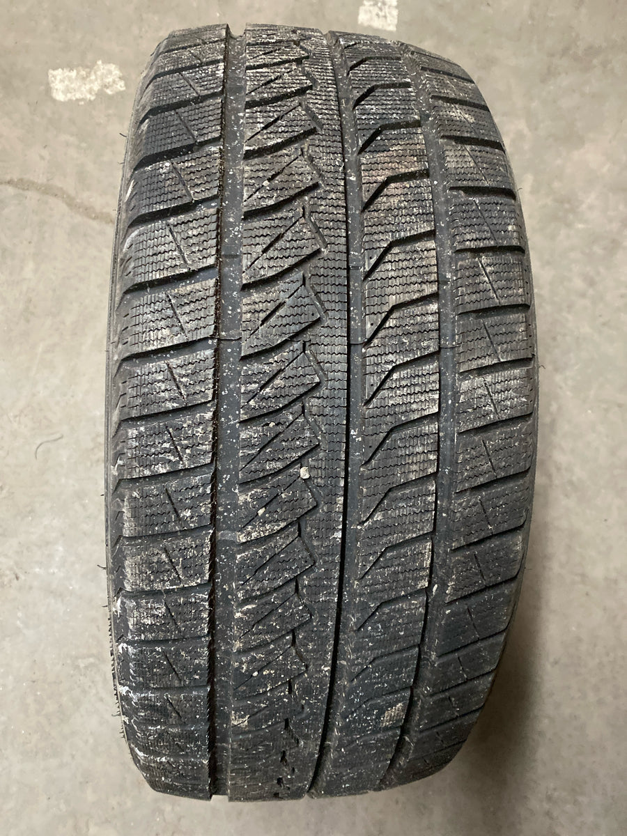 2 x P235/50R18 101H Farroad FRD79