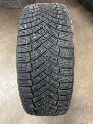 2 x P225/45R19 96H Pirelli Winter Ice Zero FR