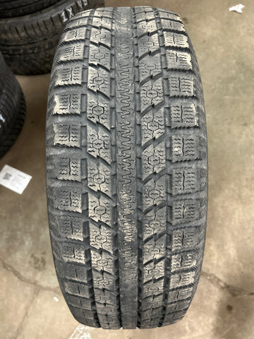 2 x P215/65R16 98T Toyo Observe GSi5