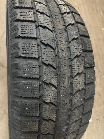 4 x P215/60R16 95T Toyo Observe GSi5