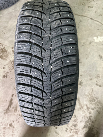 4 x P215/55R17 98T Laufenn i Fit Ice