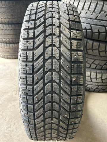 4 x P215/70R16 99S Firestone Winterforce UV