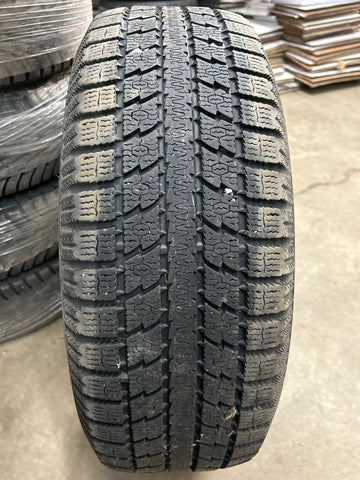 4 x P215/65R16 98T Toyo Observe GSi5