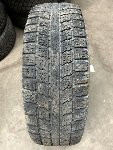 4 x P215/70R16 100S Toyo Observe GSi5