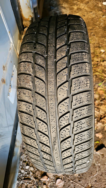 4 x P185/60R15 84H Dynamo Winter DW701