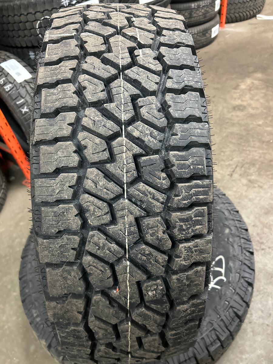 4 x LT275/70R18 125/122S Falken Wildpeak A/T4W