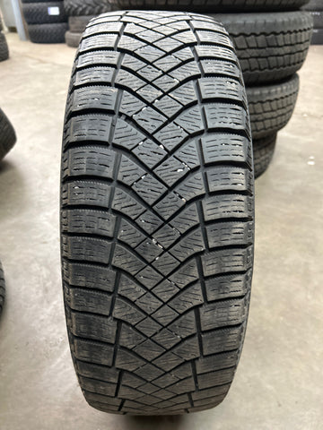 4 x P215/70R16 100T Pirelli Winter Ice Zero FR