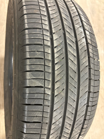 4 x P235/65R17 104H Kumho Crugen HP71