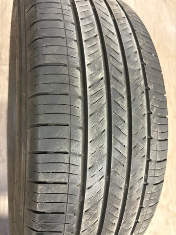 4 x P235/65R17 104H Kumho Crugen HP71