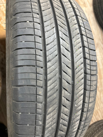 4 x P235/65R17 104H Kumho Crugen HP71