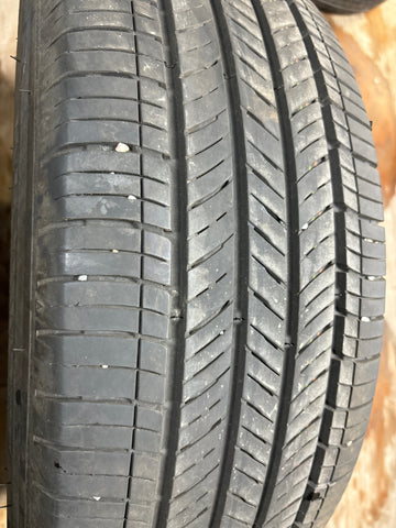 4 x P235/65R17 104H Kumho Crugen HP71