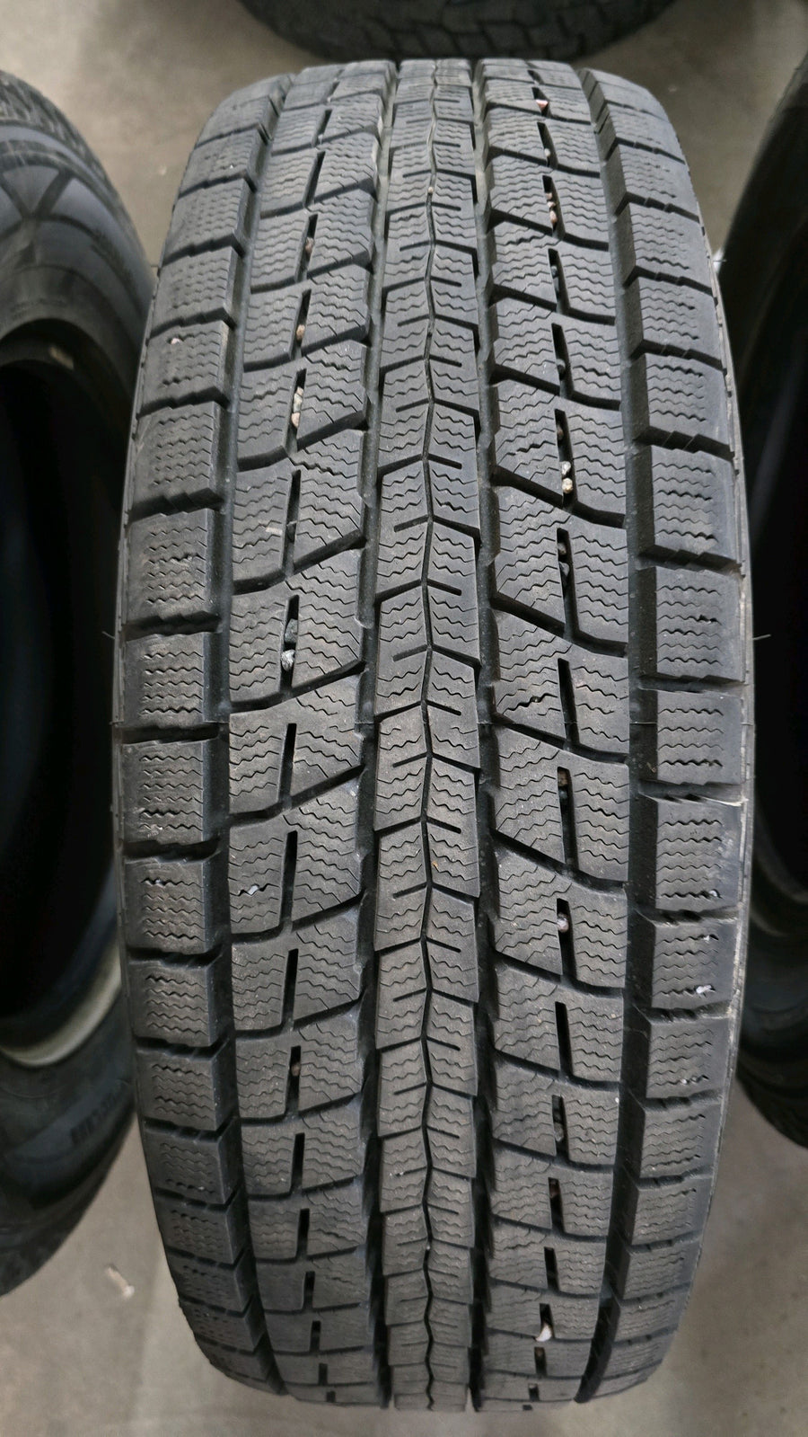 4 x P215/70R16 100R Dunlop Winter Maxx SJ8