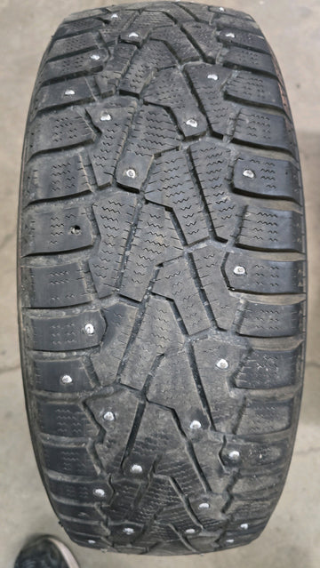 2 x 185/60R15 88T Pirelli Winter Ice Zero (Studded)