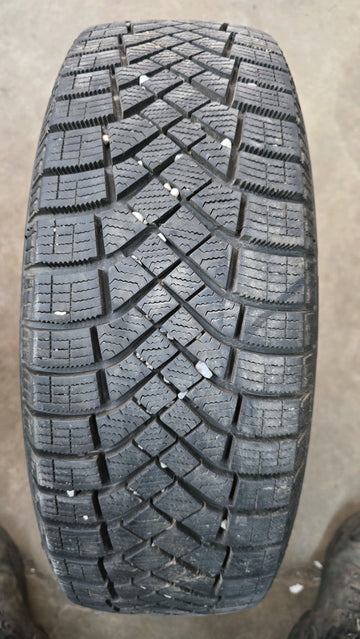 1 x 195/65R15 95T Pirelli Winter Ice Zero FR