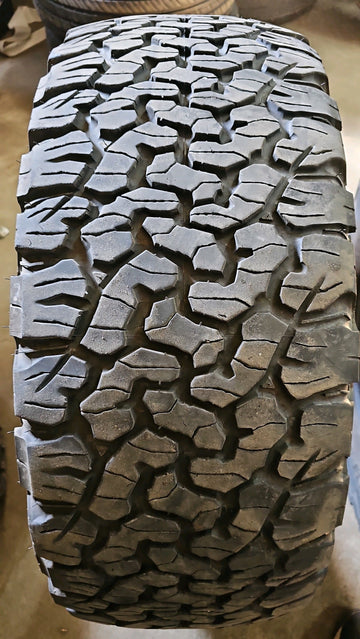 2 x LT285/60R20 125/122S BF Goodrich All Terrain T/A KO2