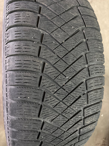 2 x P235/60R18 107H Pirelli Winter Ice Zero FR