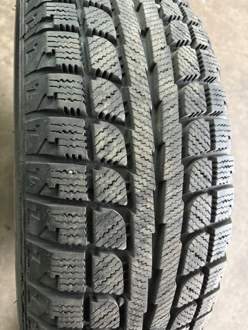 4 x P215/70R16 100S Maxtrek Trek M7