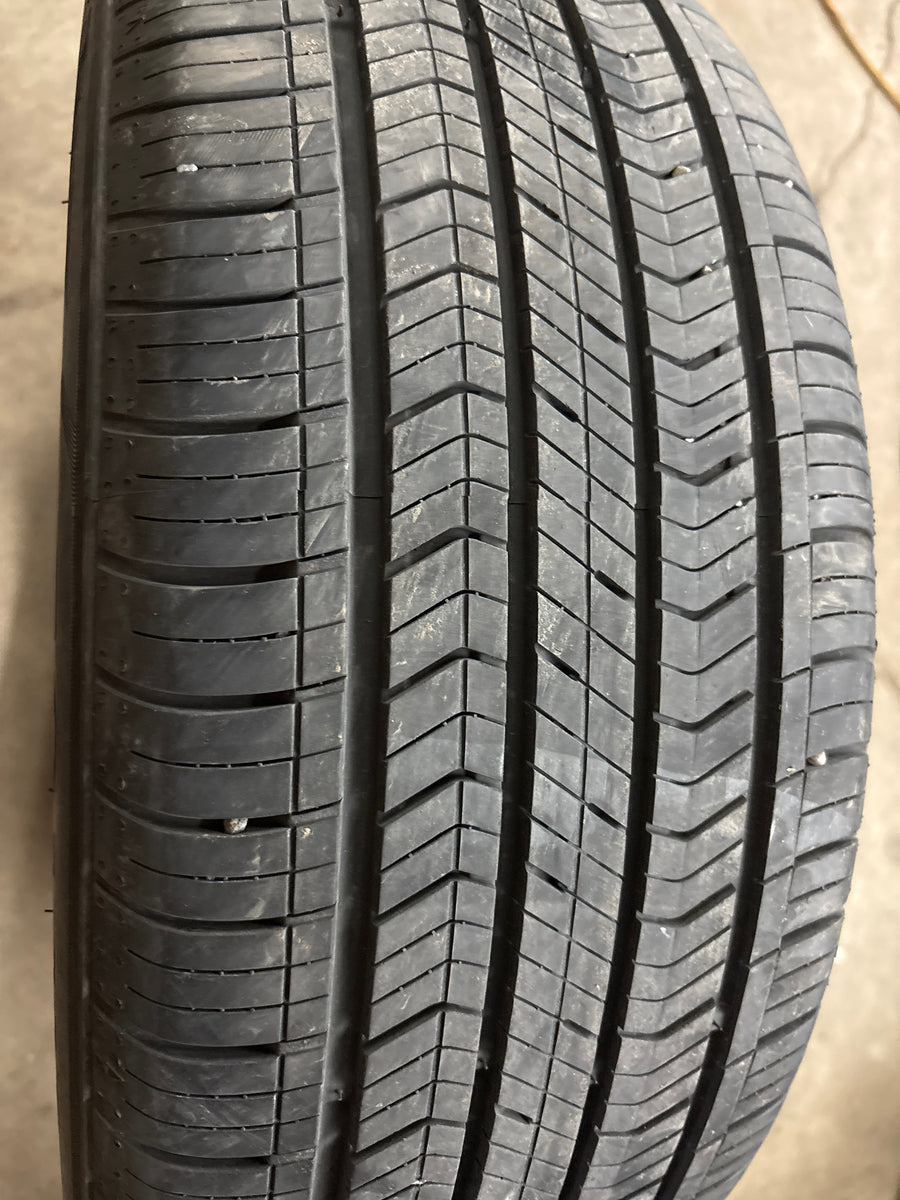 4 x P215/55R18 95V Kumho Solus TA51