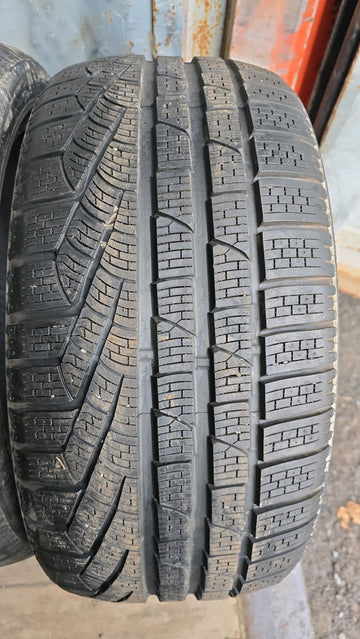 2 x P235/40R18 91V Pirelli Sottozero Winter 240 Série II