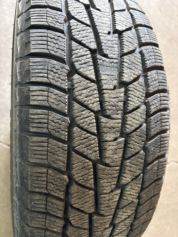 4 x P215/60R16 95T Motomaster Winter Edge