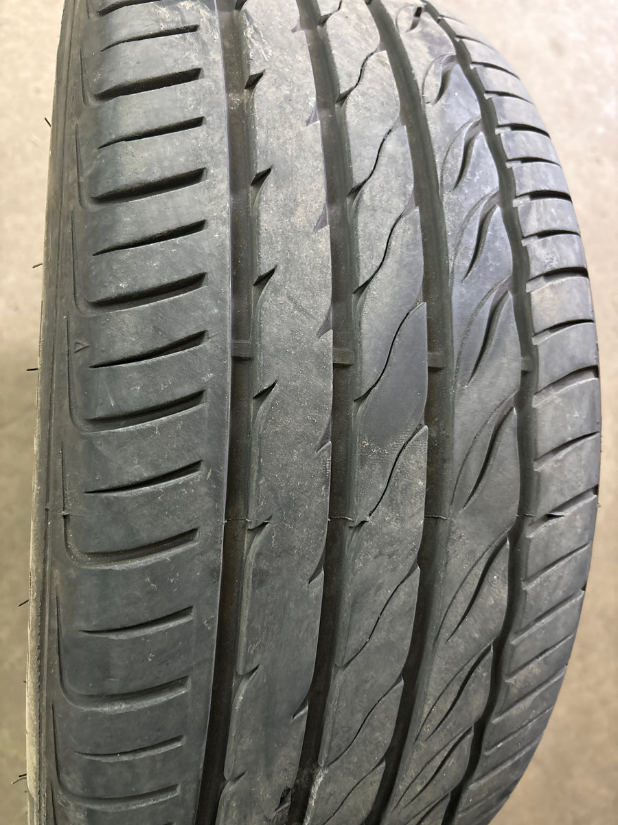 4 x P235/45R18 98W Farroad FRD26