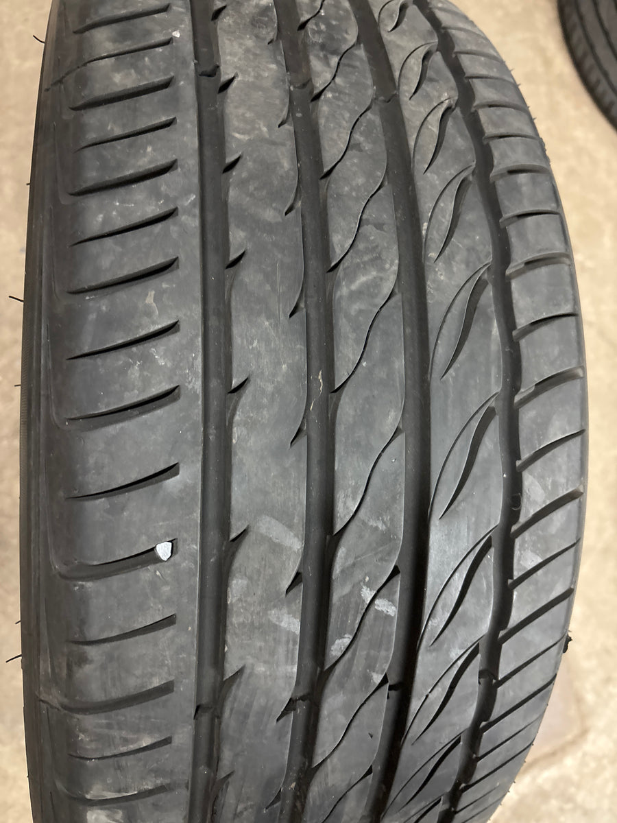 2 x P245/45R19 102W Farroad FRD26